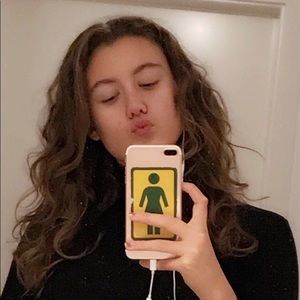 Meet your Posher, Alayne